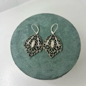Brass Vintage Design Leaf Shaped Dapt Filigree earrings